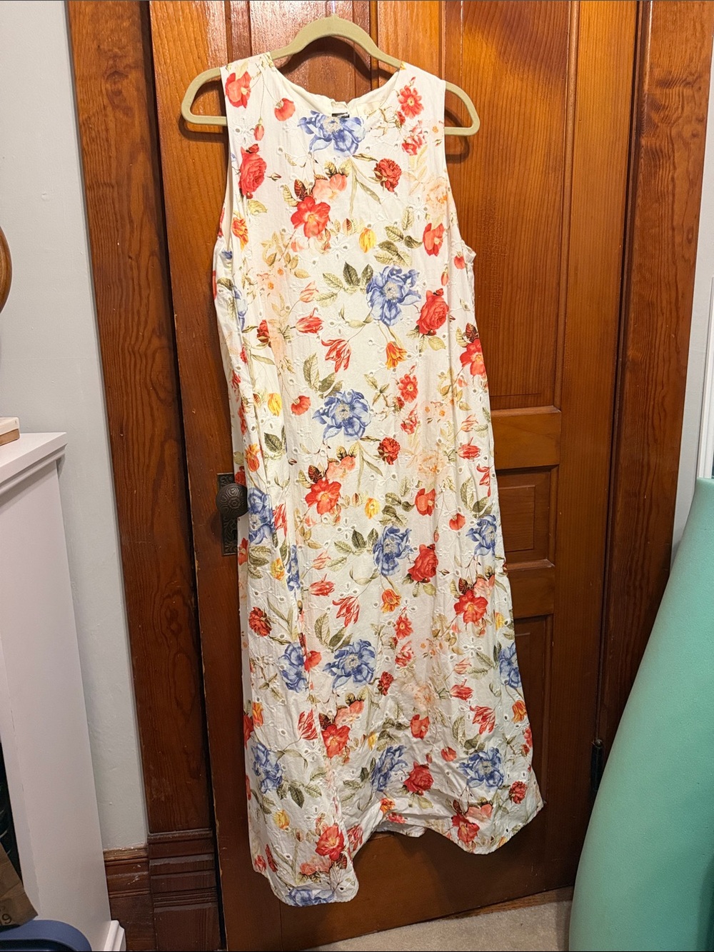 entro Sleeveless Floral Maxi Dress in Cream with Red & Blue Blooms